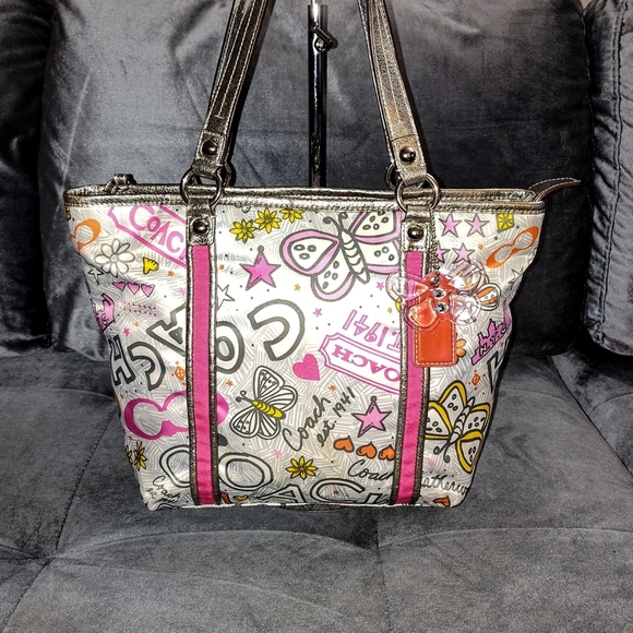NWOT RARE COACH POPPY Y2K GRAFFITI TOTE WITH BUTTERFLIES & COACH